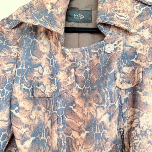 TAYION Luxury Fabric Women’s Coat - Picture 8 of 10